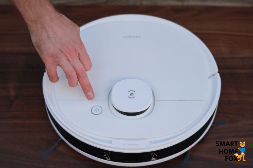 Steuerungsknopf auf der Oberseite des Ecovacs Deebot N8 PRO